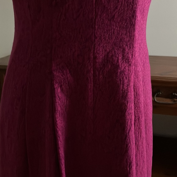 Beautiful fuschia beaded neckline Adrianna Papell dress 6 - Picture 5 of 13